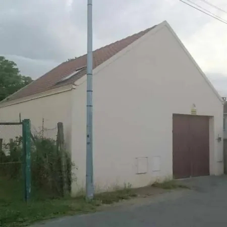 Dependance A La Campagne 아파트 Moisenay